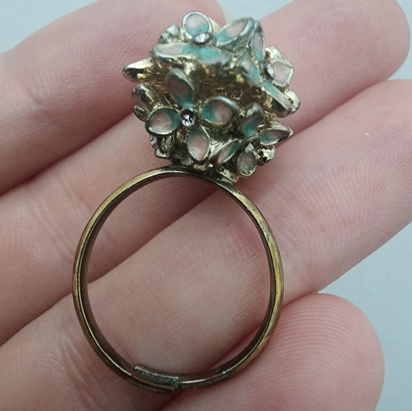 Ring - Picture 4 of 4